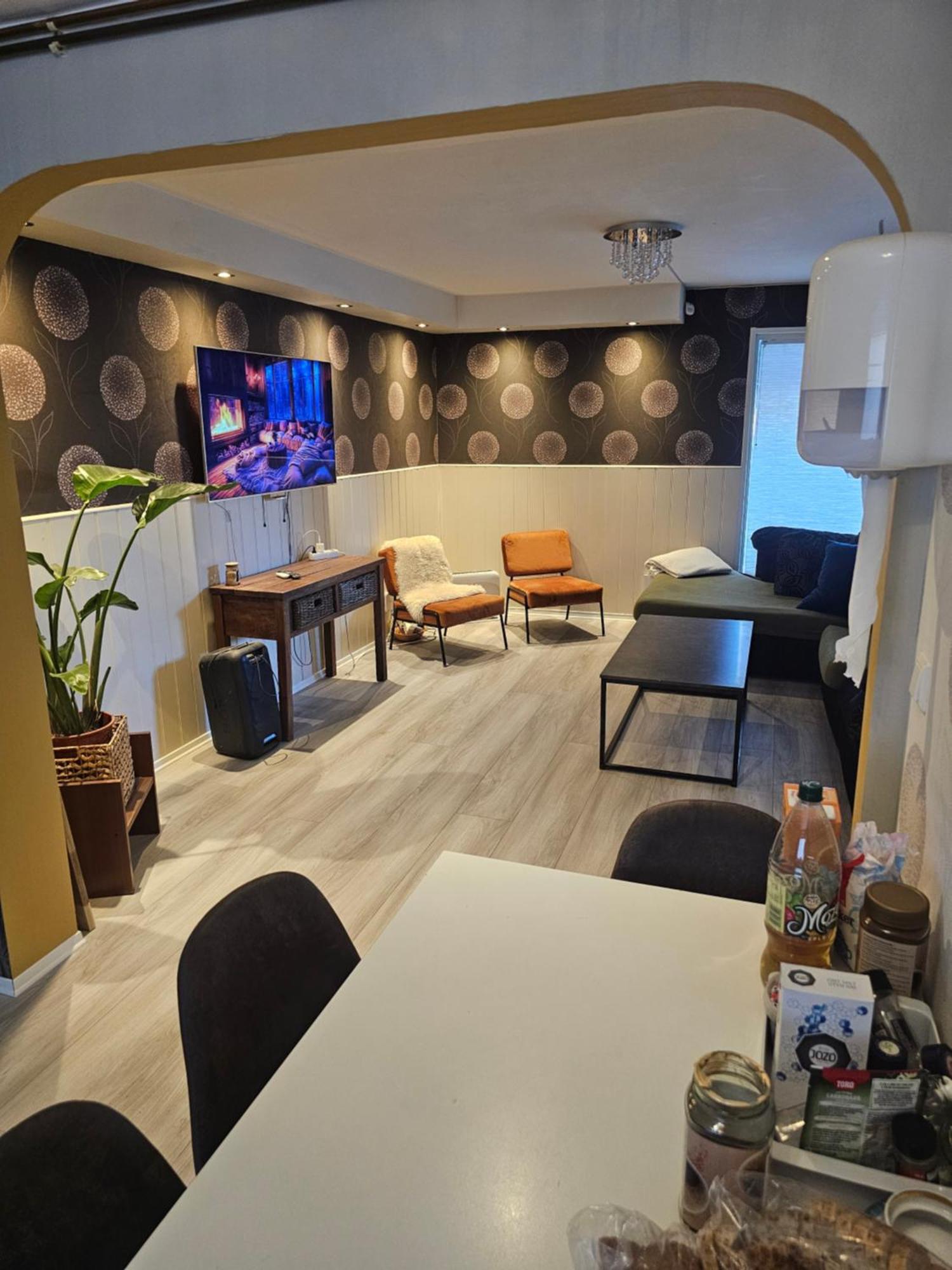 Apartment Full Privacy Townhome In With Wifi *