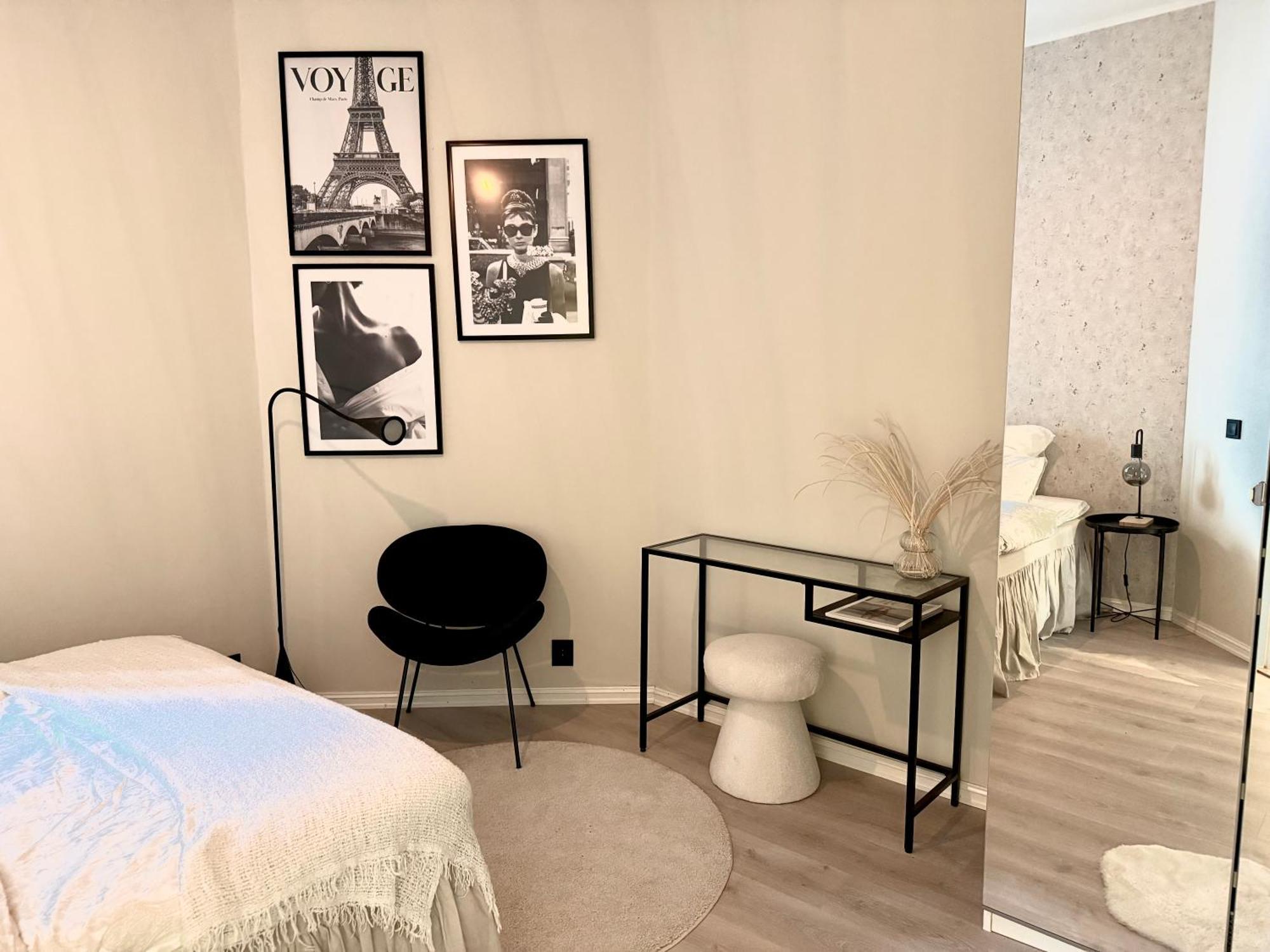 Elegant With A Location In *
