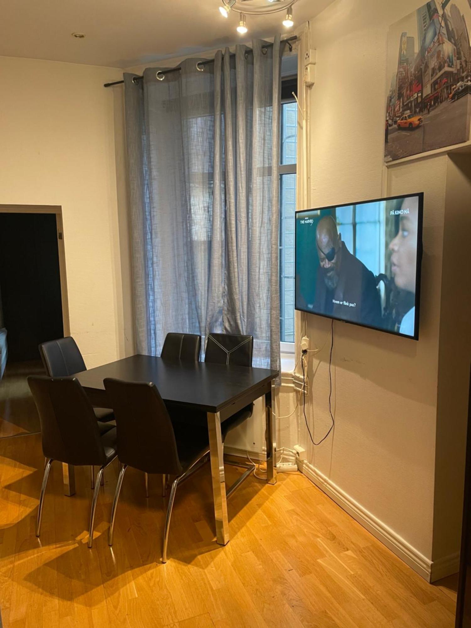 Apartment S, Center *