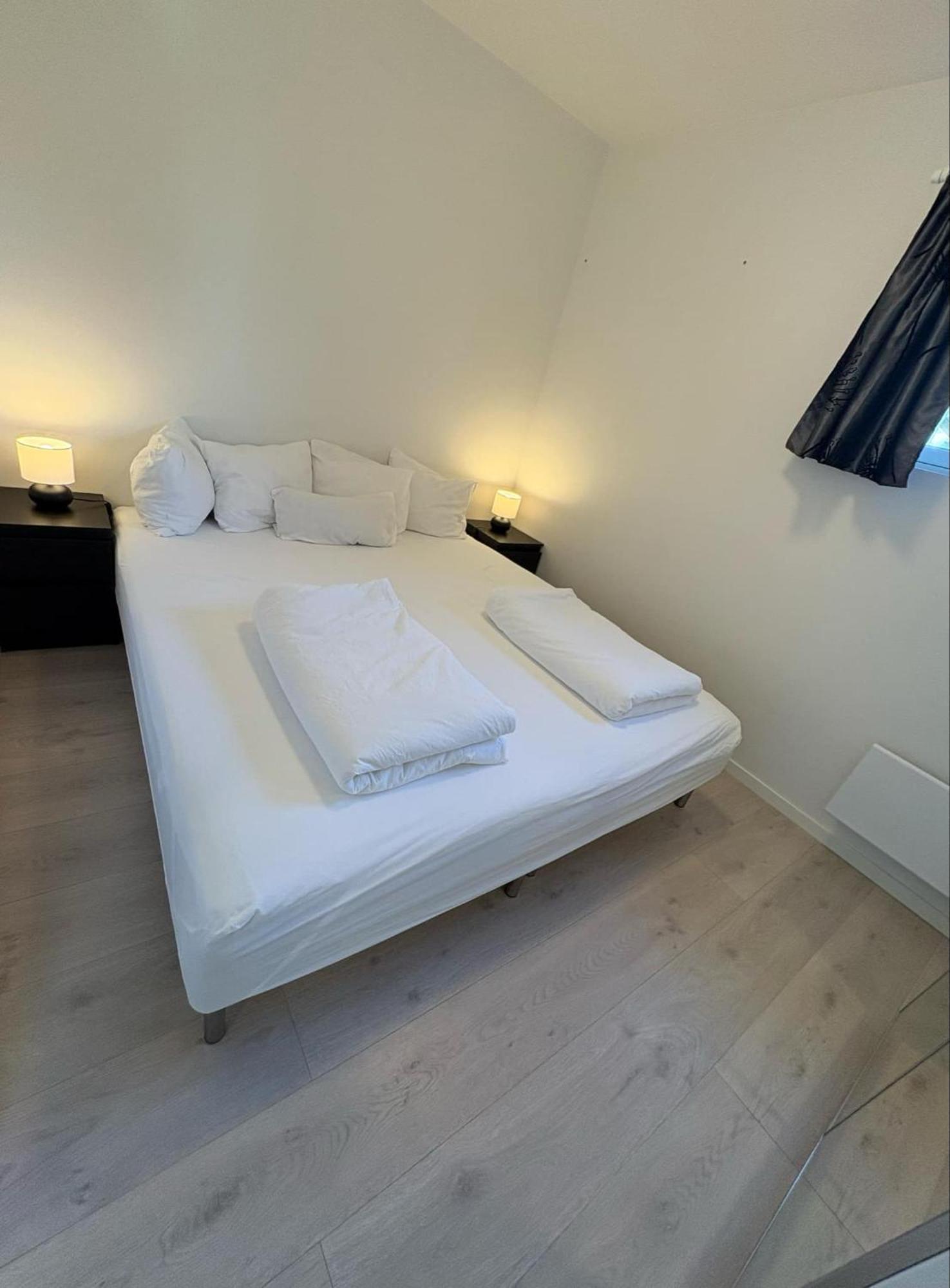 Lisas Apartment, Private New 2 With Big Windows, Share With Nobody *