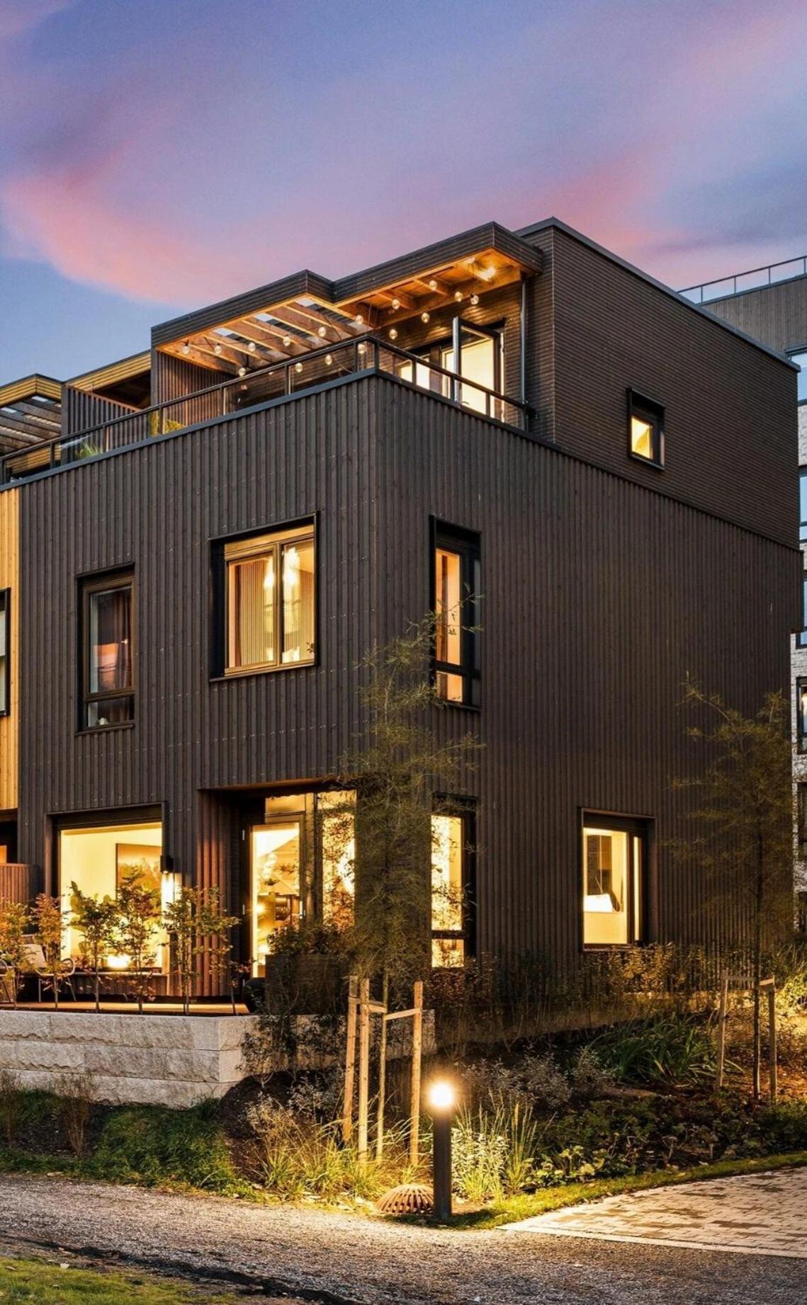 Exclusive Townhouse With Private Rooftop