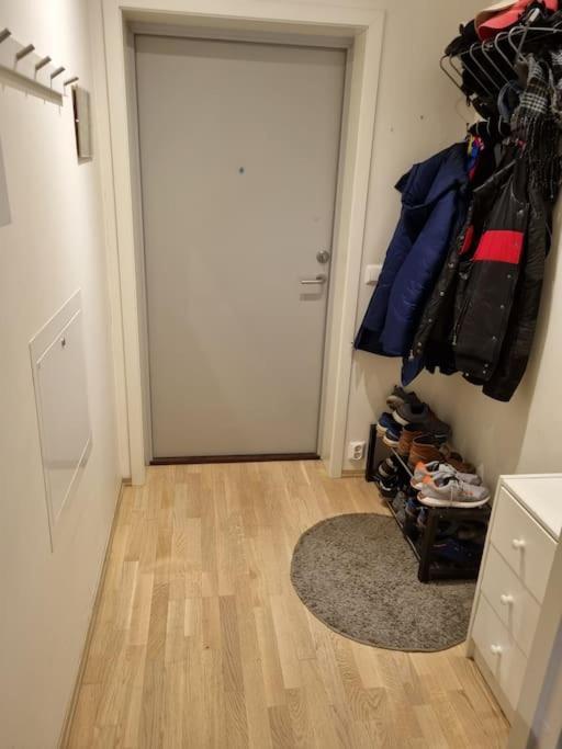 Hele Leiligheten, Gruenerlokka *
