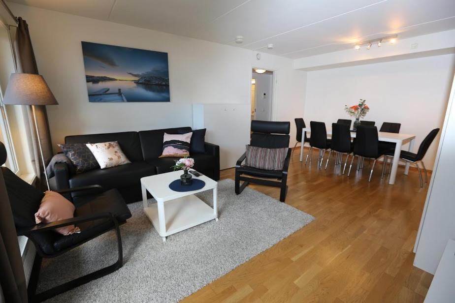 Apartment Center 3 Bedrooms Apartment, Mandalls Gate 12 *