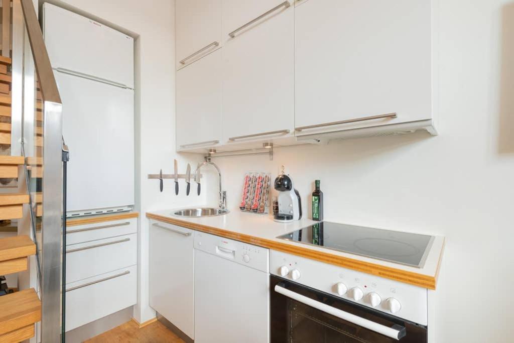 Nordic Host Luxury Apts - Prinsens Gate - Large Mezzanine Apartment Oslo