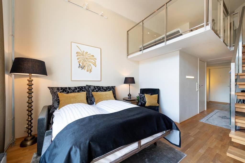 Nordic Host Luxury Apts - Prinsens Gate - Large Mezzanine Apartment Oslo