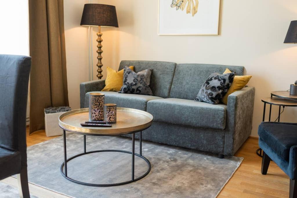 Nordic Host Luxury Apts - Prinsens Gate - Large Mezzanine Apartment Oslo