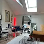 Sentral Loftsleilighet Med Solfylt Utetplass