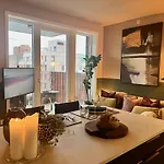 Sunny Apartment Close To The Sea