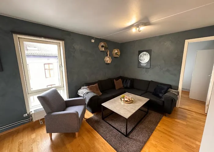Super Central 3-Bedroom Apartment