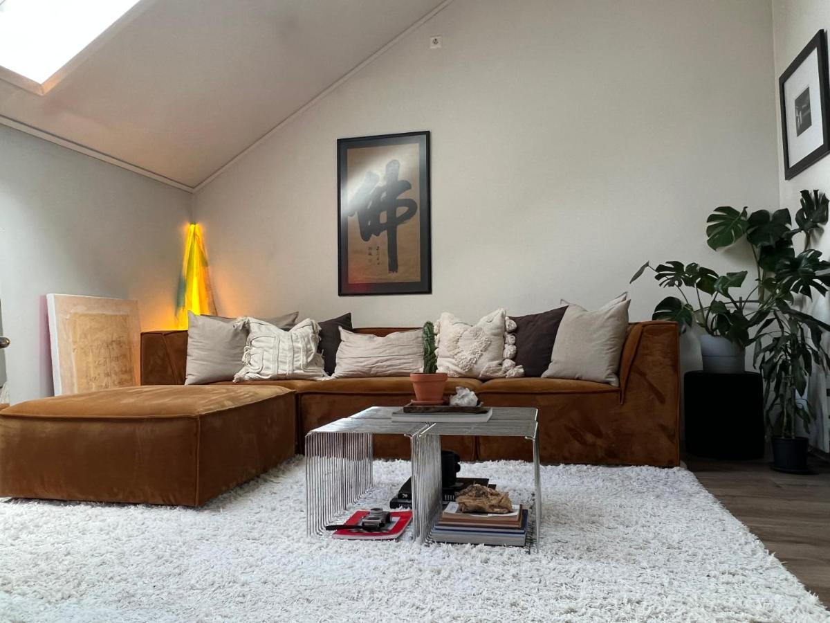 Sentral Loftsleilighet Med Solfylt Utetplass Apartamento
