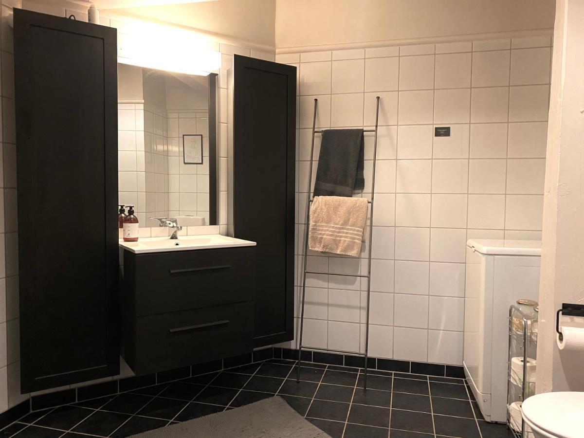 Sentral Loftsleilighet Med Solfylt Utetplass