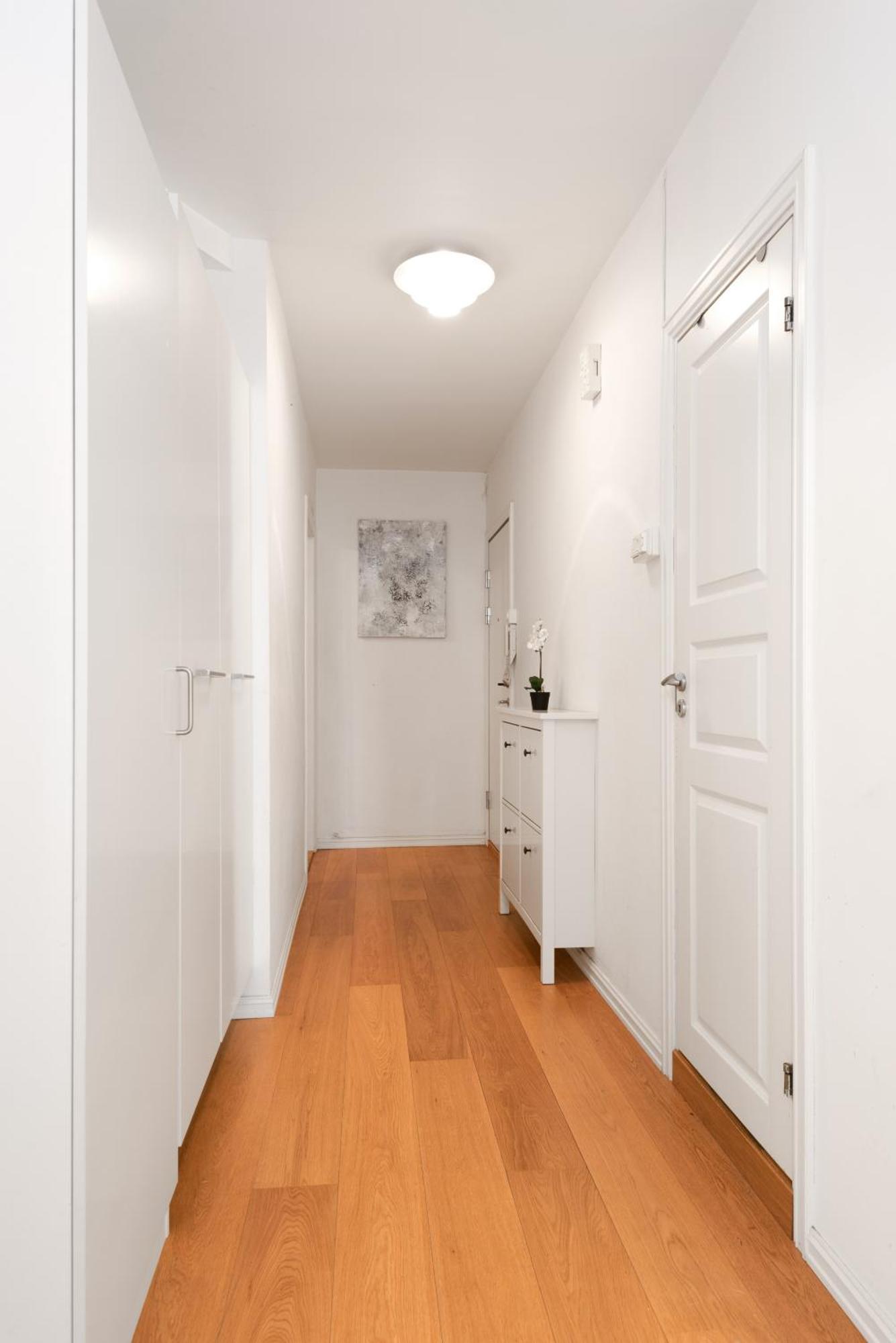 Large - Luxurious Neighborhood - 8 Pax *