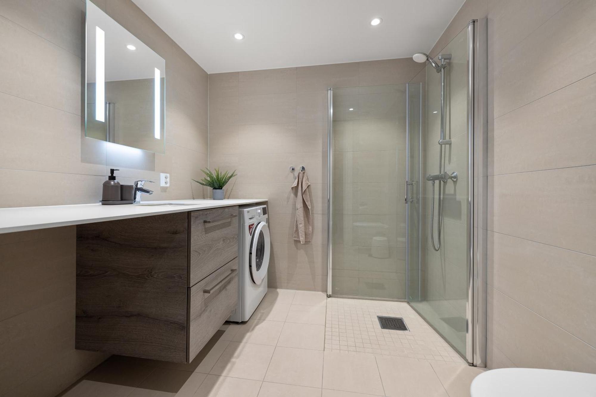 Central Opera Bay Apartment *
