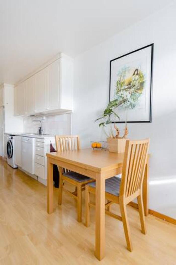 Calm And Tidy In Apartment, 14min Train Ride To Center Campingplasser *