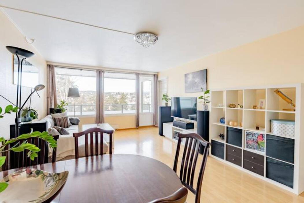 Calm And Tidy In Apartment, 14min Train Ride To Center Campingplasser