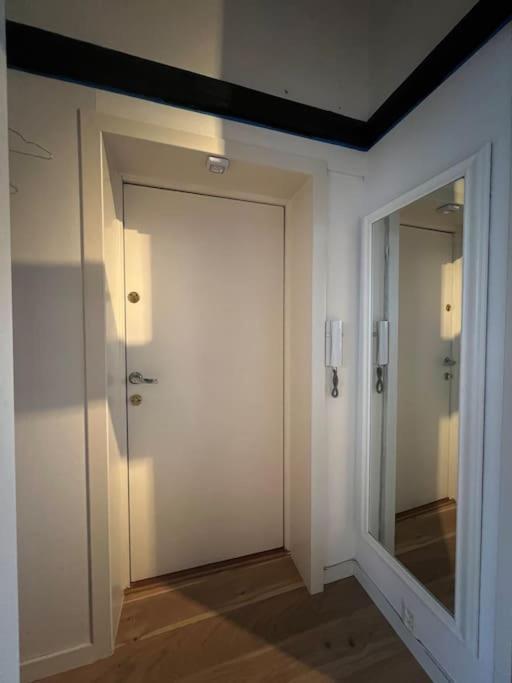Beautiful Centre With Balcony Apartment *