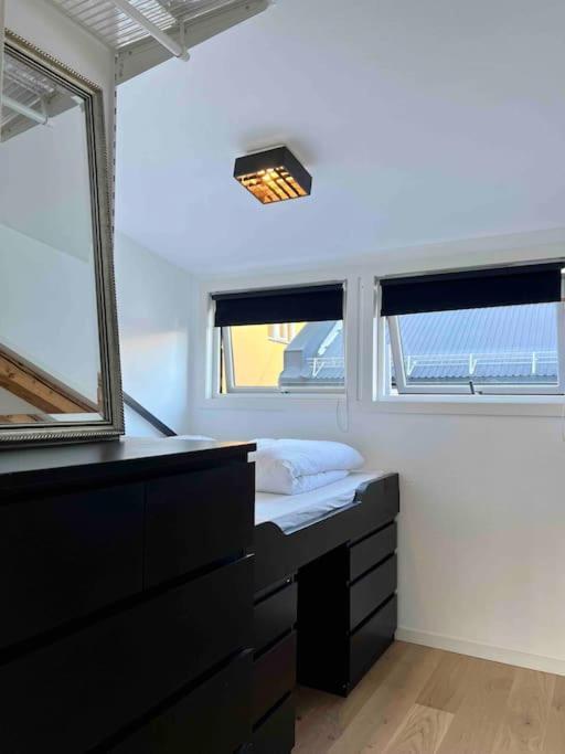 Beautiful Centre With Balcony Apartment