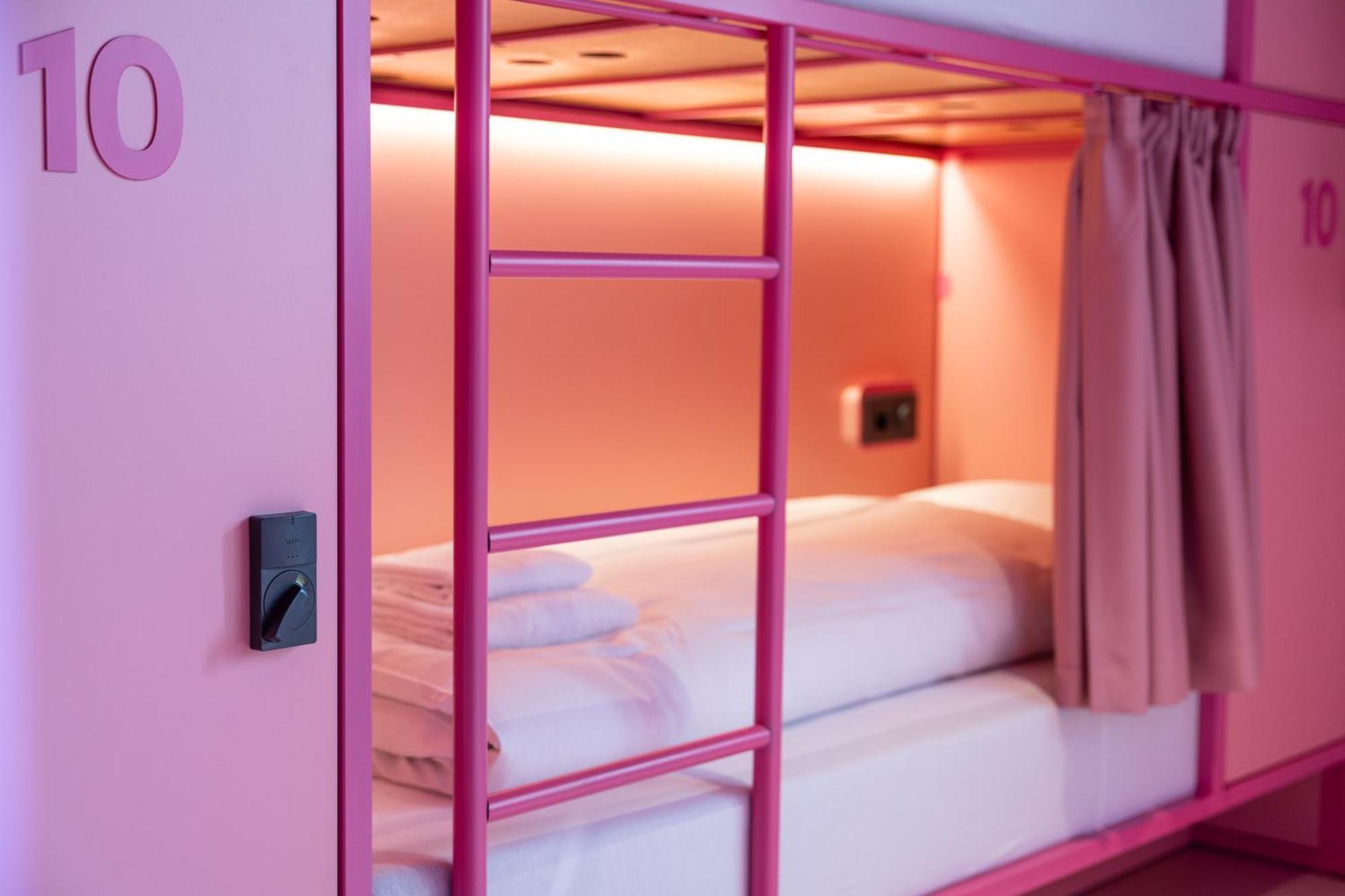 Hostel Bunks At Rode