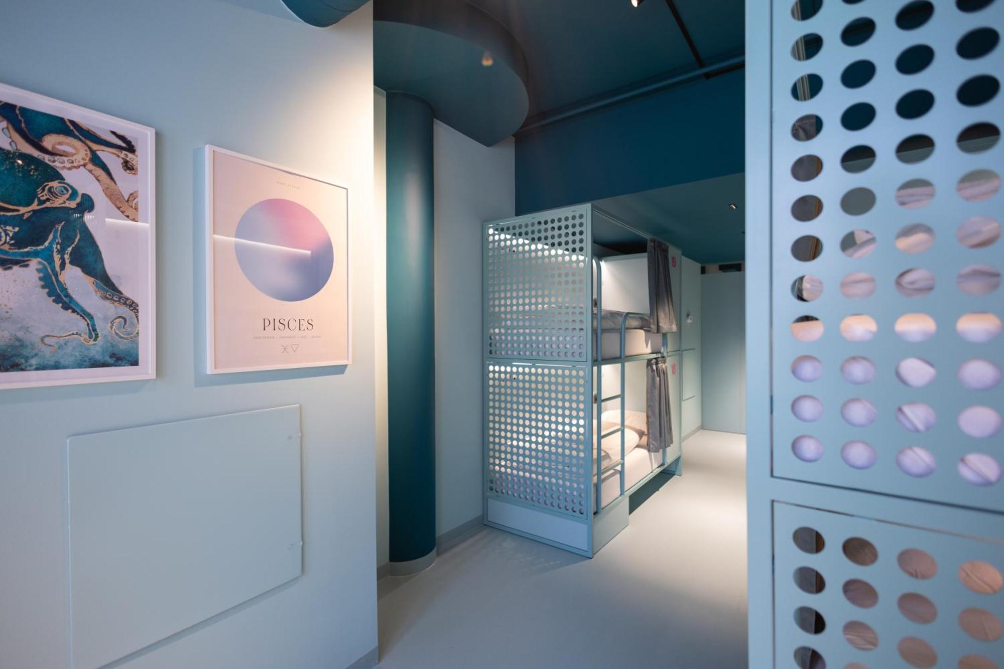 Hostel Bunks At Rode