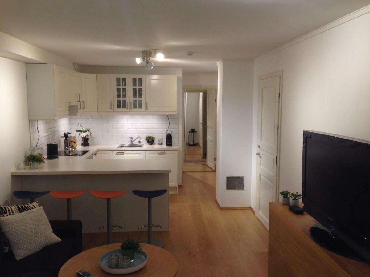 Cozy Basement Near Central *
