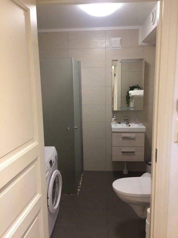 Cozy Basement Near Central *