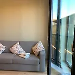 Central 1 Bedroom Apartment Nb!! Small Room