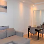 P1-Central-Cosy Flat Suit All Globetrotters-2Rooms