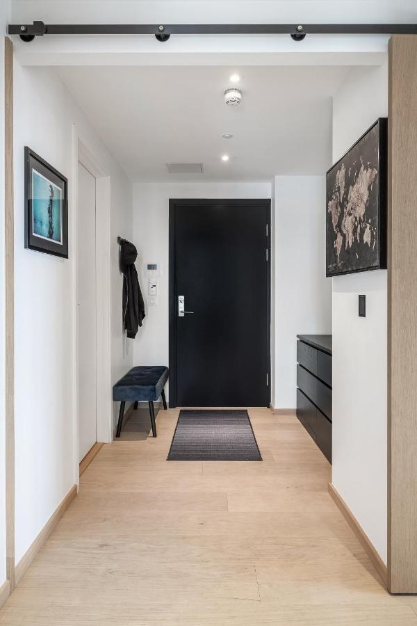Amazing Luxury On The Waterfront! 73sqm Lejlighed *