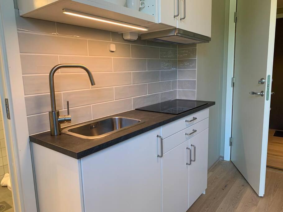 1 Bedroom Nb!! Small Apartment *