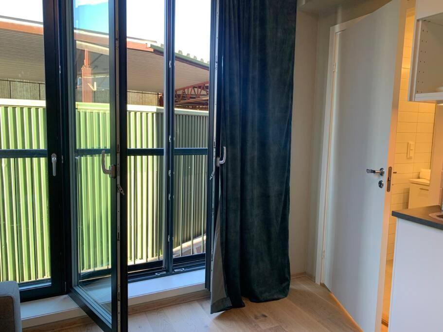 Apartment 1 Bedroom Nb!! Small *