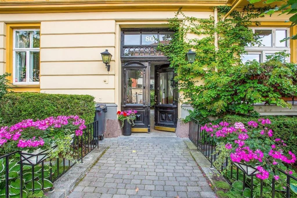 Apartment Just Behind The Royal Palace *
